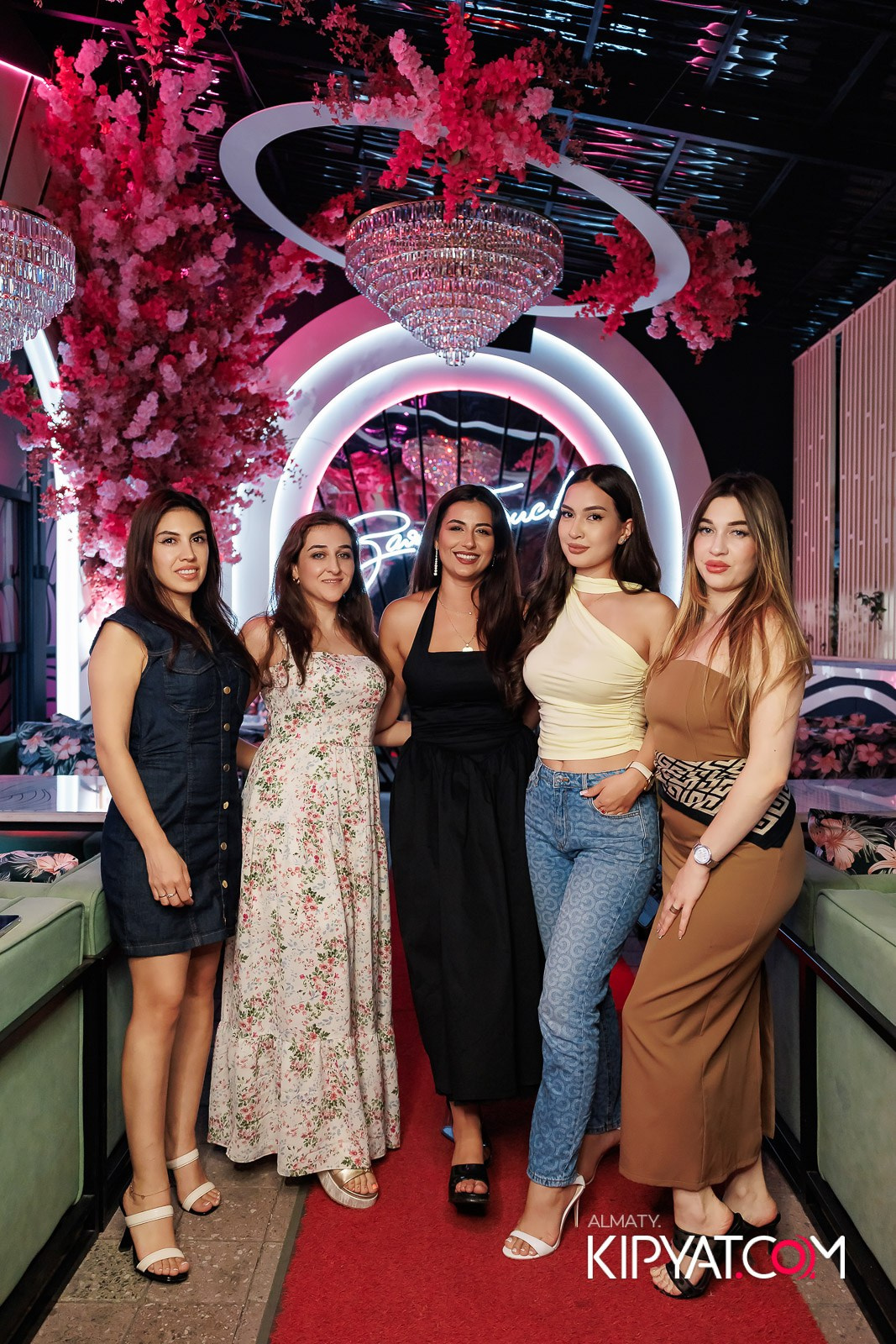 ЗАЯ, НА БИС. КИПЯТКОМ АЛМАТЫ!