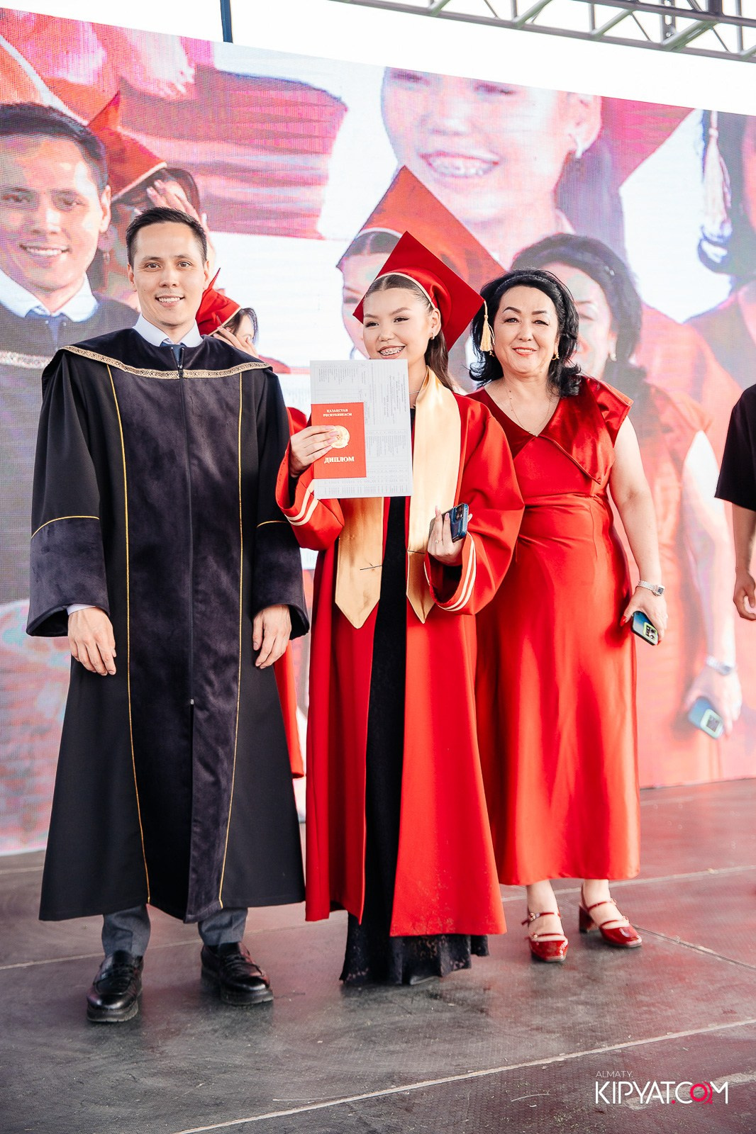 ВРУЧЕНИЕ ДИПЛОМОВ — НАРХОЗ КОЛЛЕДЖ. Part 3. КИПЯТКОМ АЛМАТЫ!