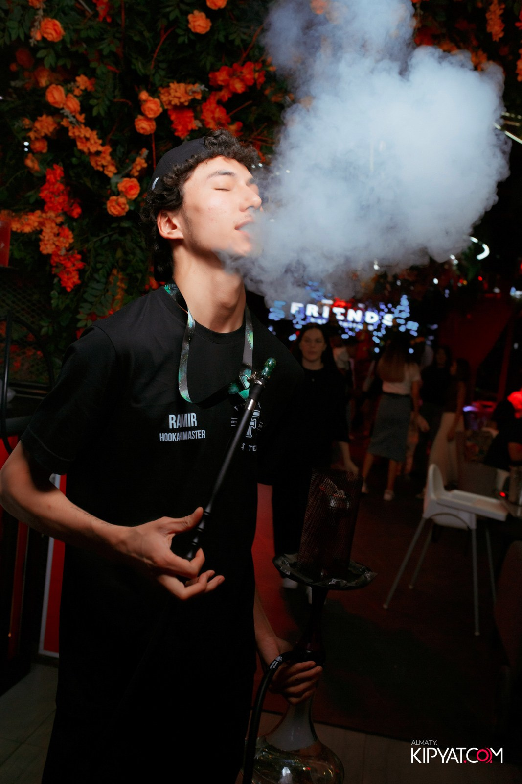 FRIENDS BAR & TERRACE. КИПЯТКОМ АЛМАТЫ!