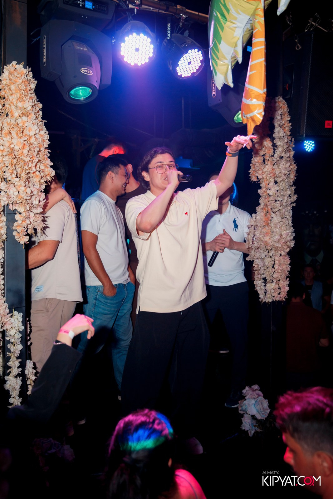 UYAT EMES BAR. КИПЯТКОМ АЛМАТЫ!