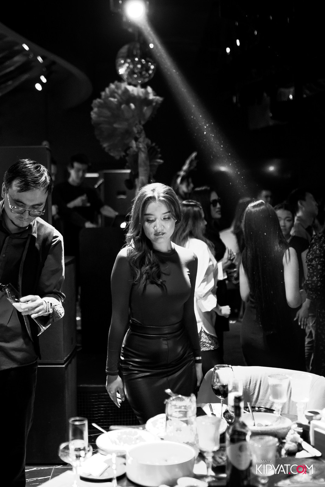 MOOD KARAOKE & TERRACE. КИПЯТКОМ АЛМАТЫ!