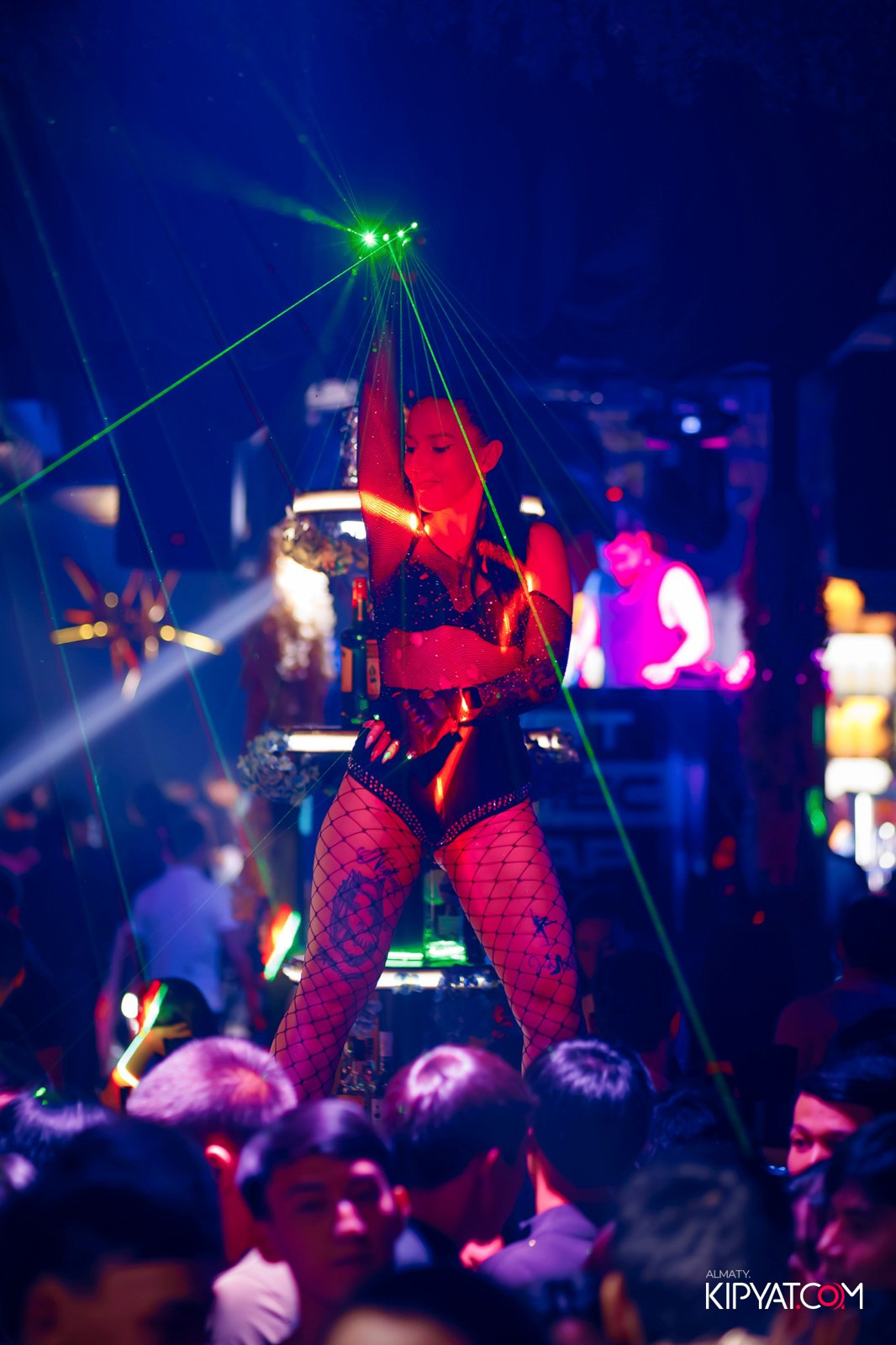 UYAT EMES BAR. КИПЯТКОМ АЛМАТЫ!