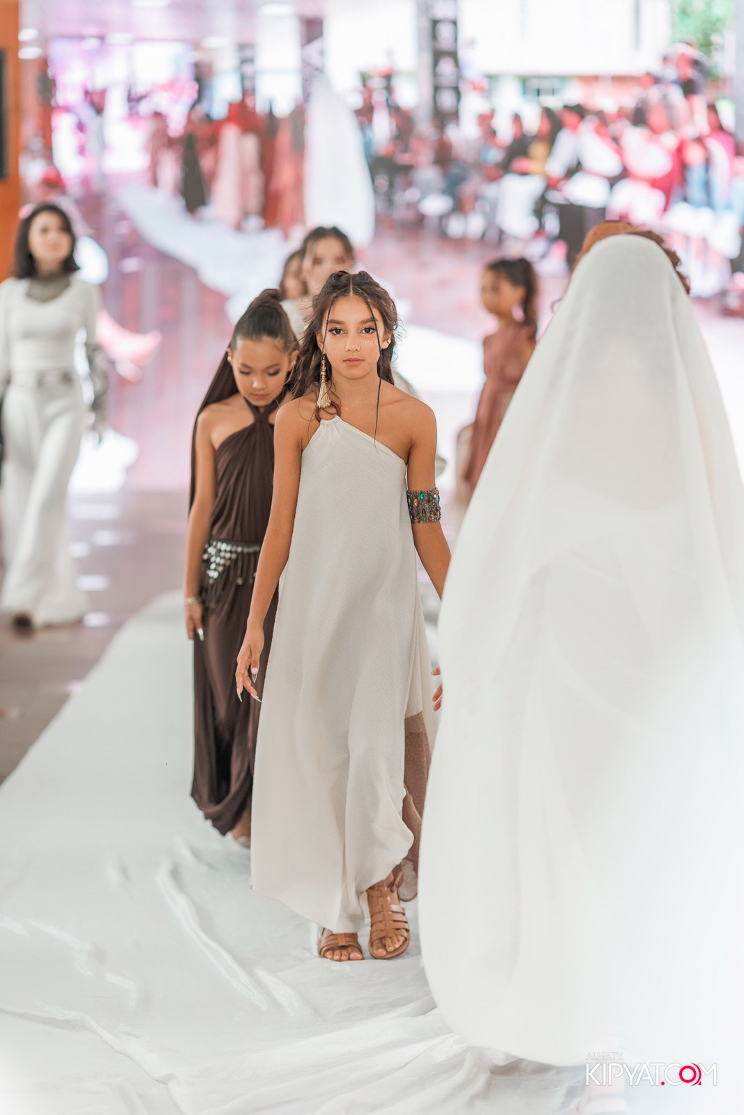 JUNIOR FASHION SHOW. КИПЯТКОМ АЛМАТЫ!