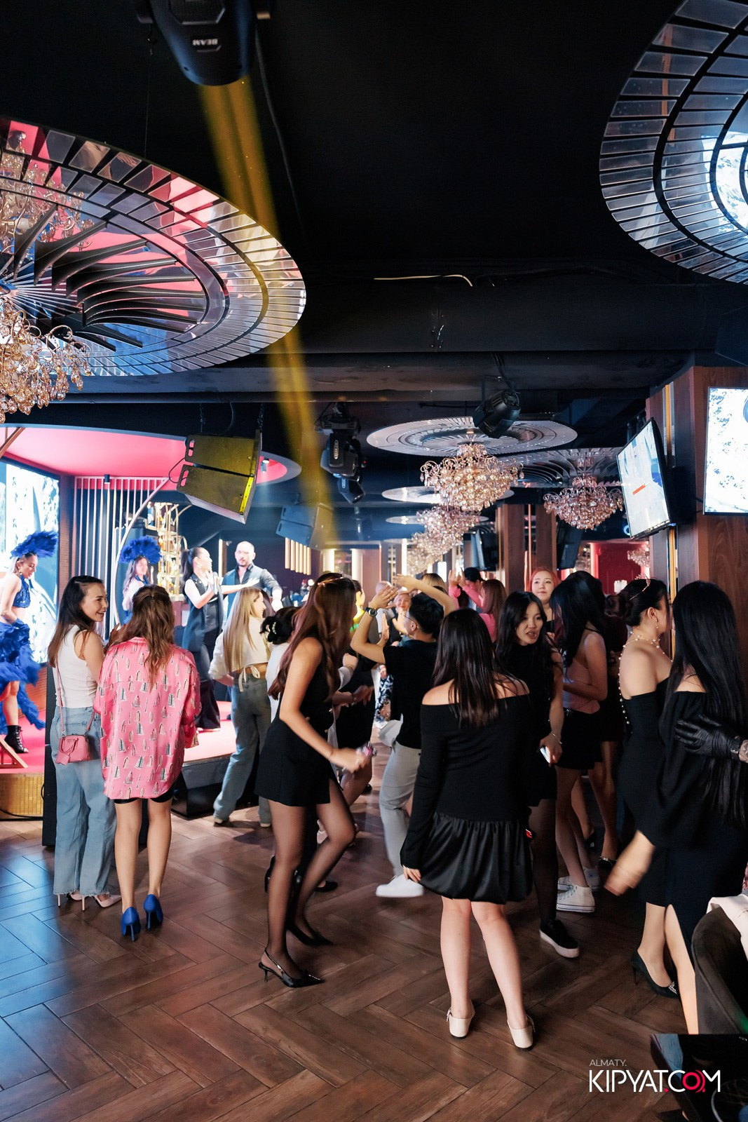 ЗАЯ, НА БИС. КИПЯТКОМ АЛМАТЫ!