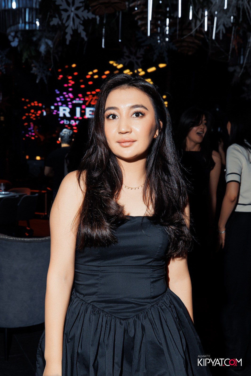 FRIENDS BAR & TERRAACE. КИПЯТКОМ АЛМАТЫ!