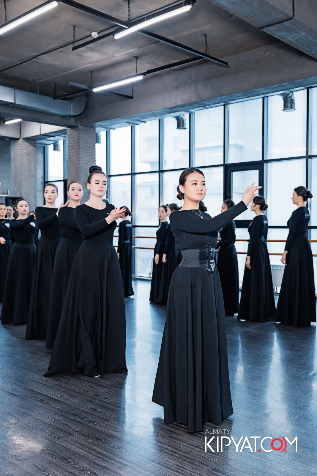 BLOCKBUSTER ТАНЦЕВАЛЬНАЯ АКАДЕМИЯ. КИПЯТКОМ АЛМАТЫ!