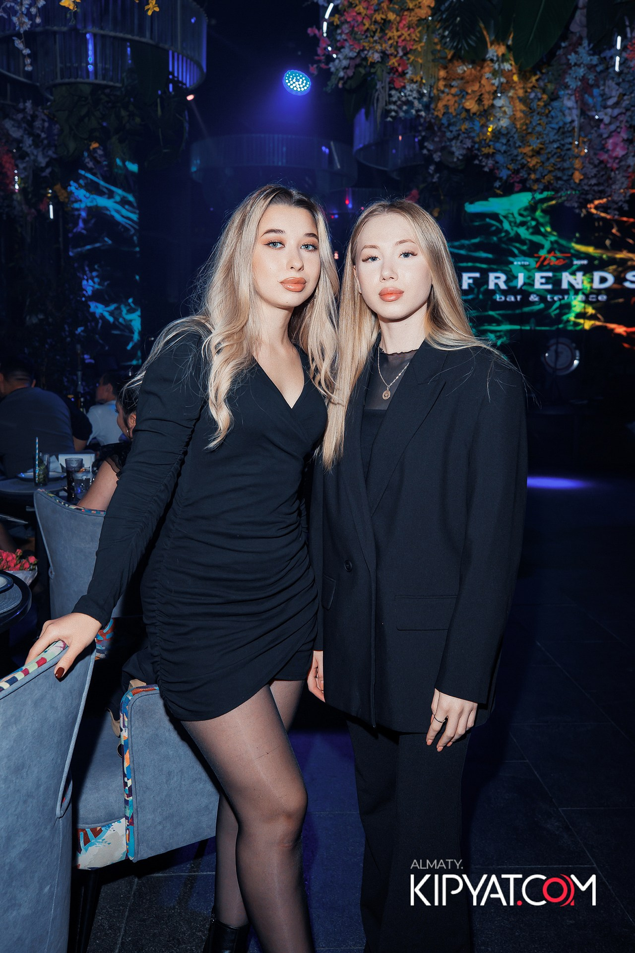 FRIENDS BAR & TERRACE. КИПЯТКОМ АЛМАТЫ! Фотосъемка мероприятий в Алматы