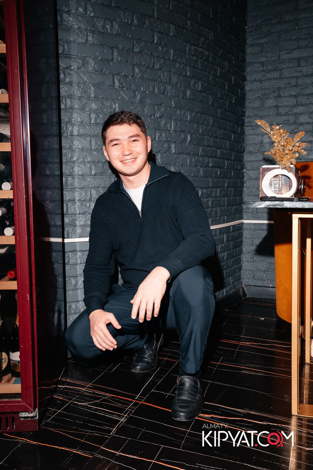 БАР ПАНАЕХАЛИ НА ТОЛЕ БИ. КИПЯТКОМ АЛМАТЫ!