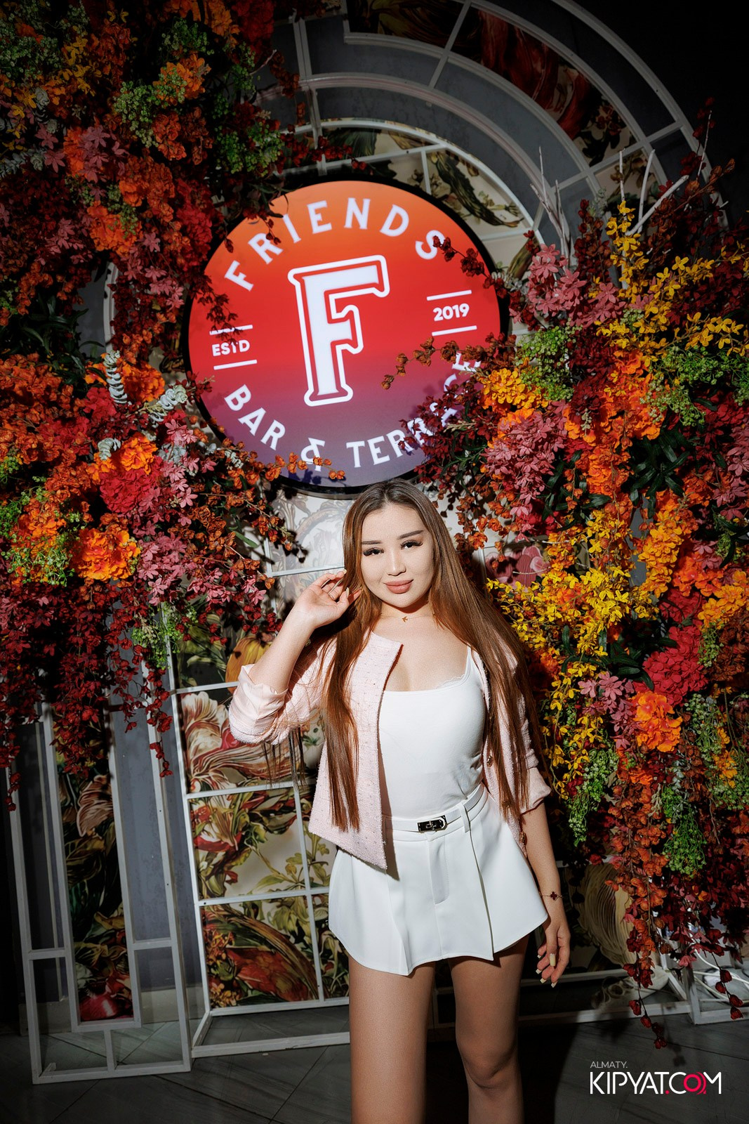 FRIENDS BAR & TERRACE. КИПЯТКОМ АЛМАТЫ! Фотосъемка мероприятий в Алматы