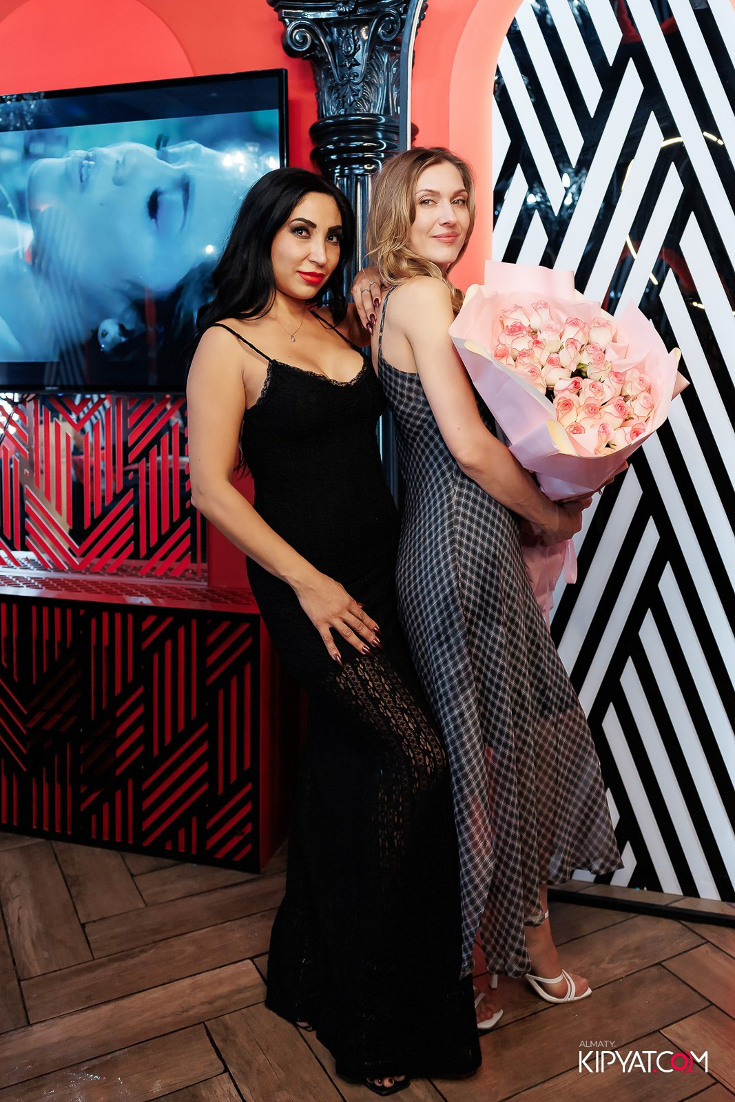 ЗАЯ, НА БИС. КИПЯТКОМ АЛМАТЫ!