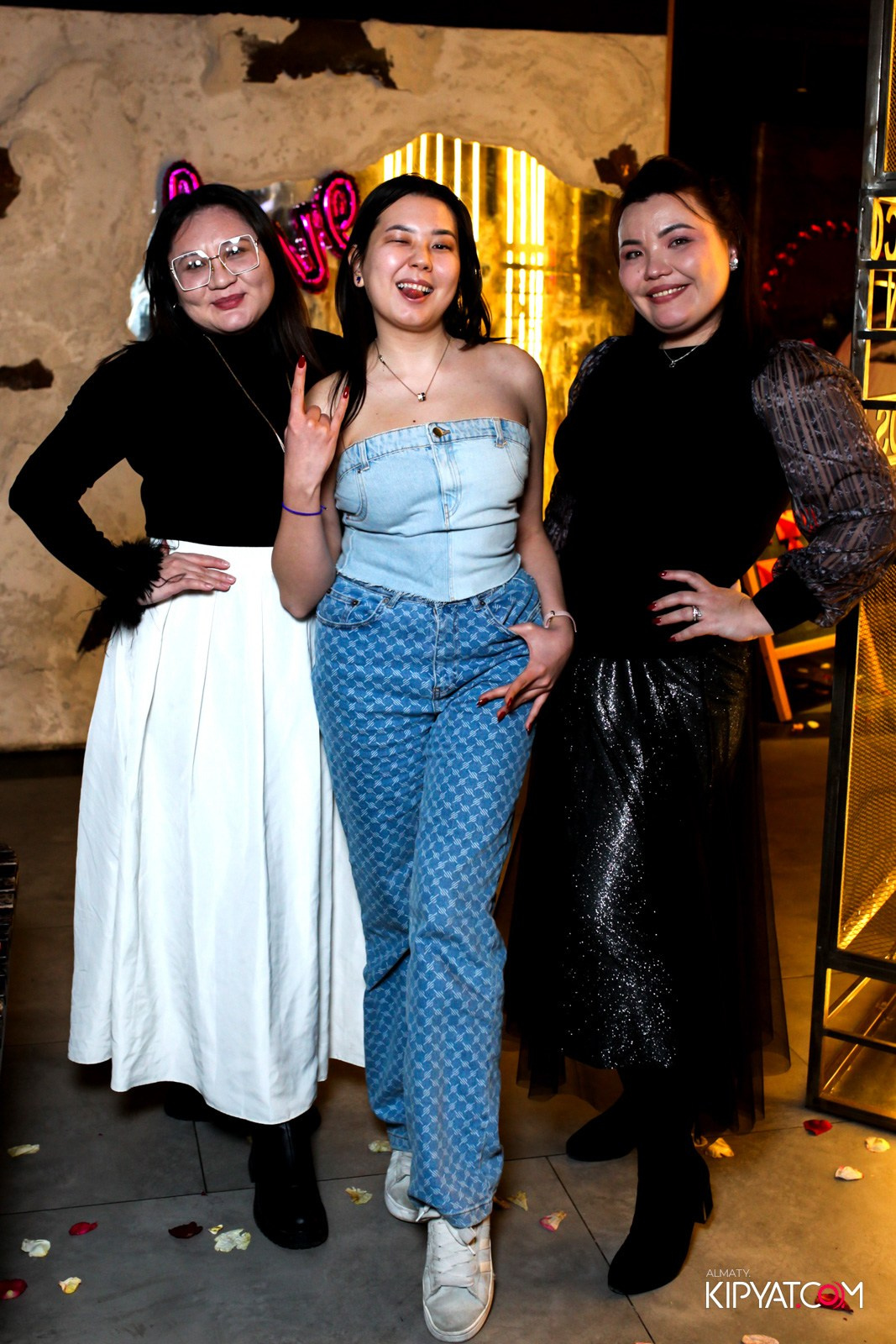 SPACE KARAOKE BAR. КИПЯТКОМ АЛМАТЫ!