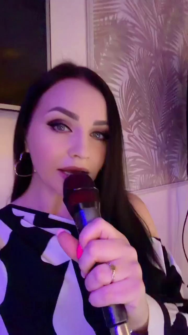 Музыкальное соправождение. Организатор праздников. Ведущая Марина Гребенникова