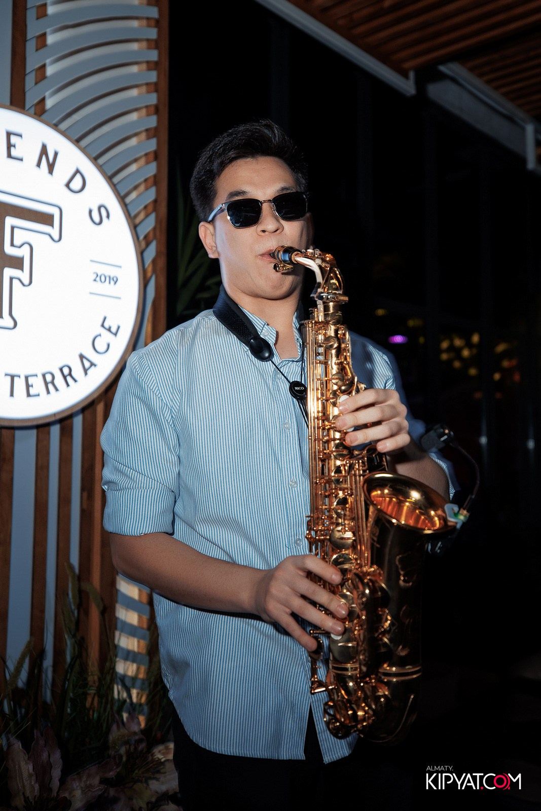 FRIENDS BAR & TERRACE. КИПЯТКОМ АЛМАТЫ!