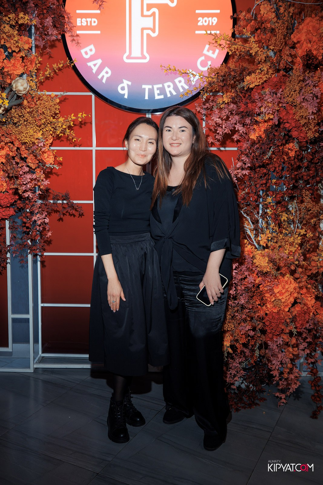 FRIENDS BAR & TERRACE. КИПЯТКОМ АЛМАТЫ!