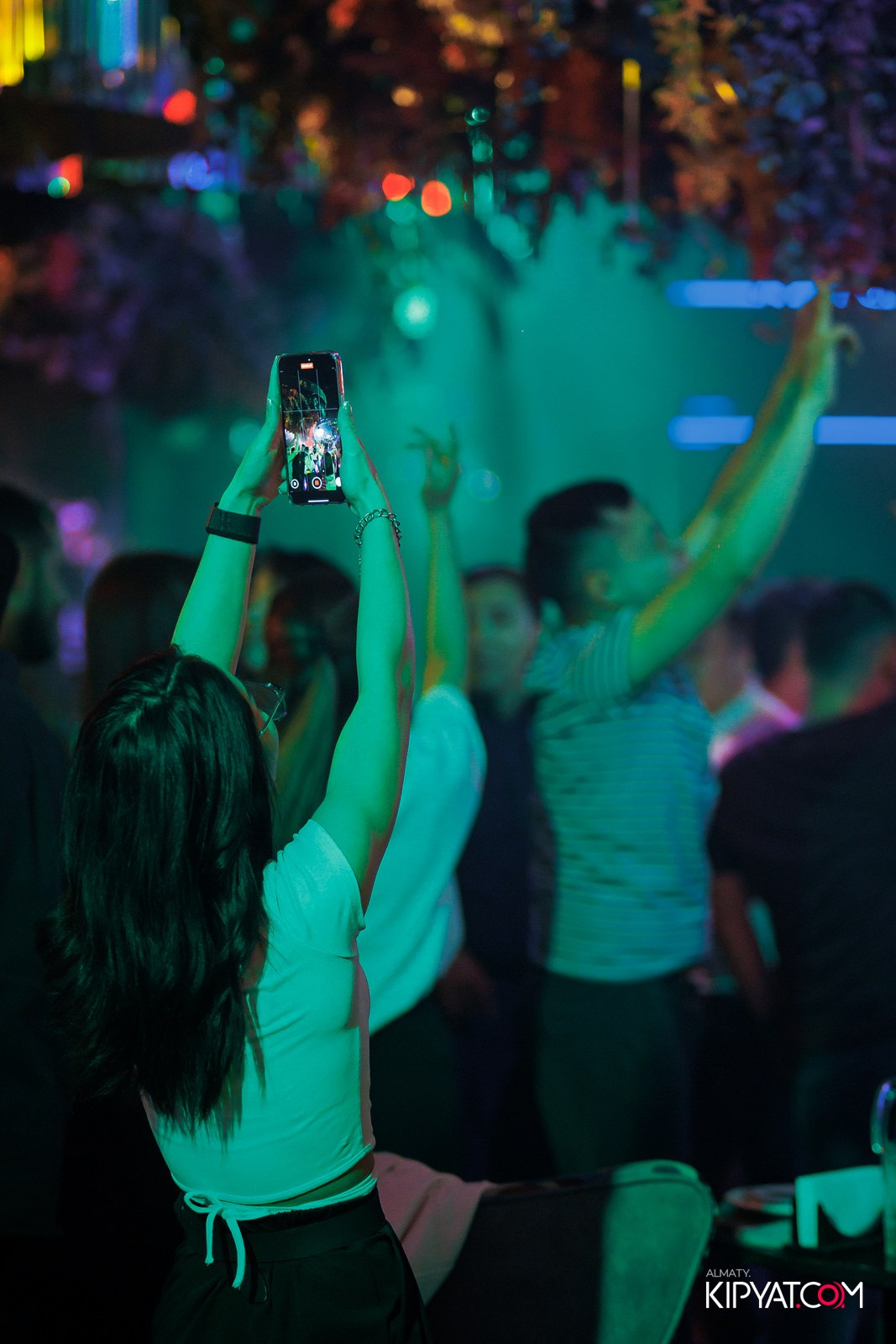 FRIENDS BAR & TERRACE. КИПЯТКОМ АЛМАТЫ!