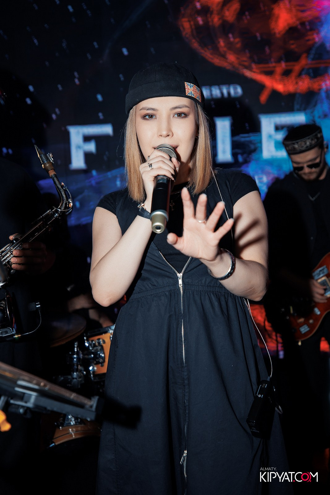 FRIENDS BAR & TERRACE. КИПЯТКОМ АЛМАТЫ!