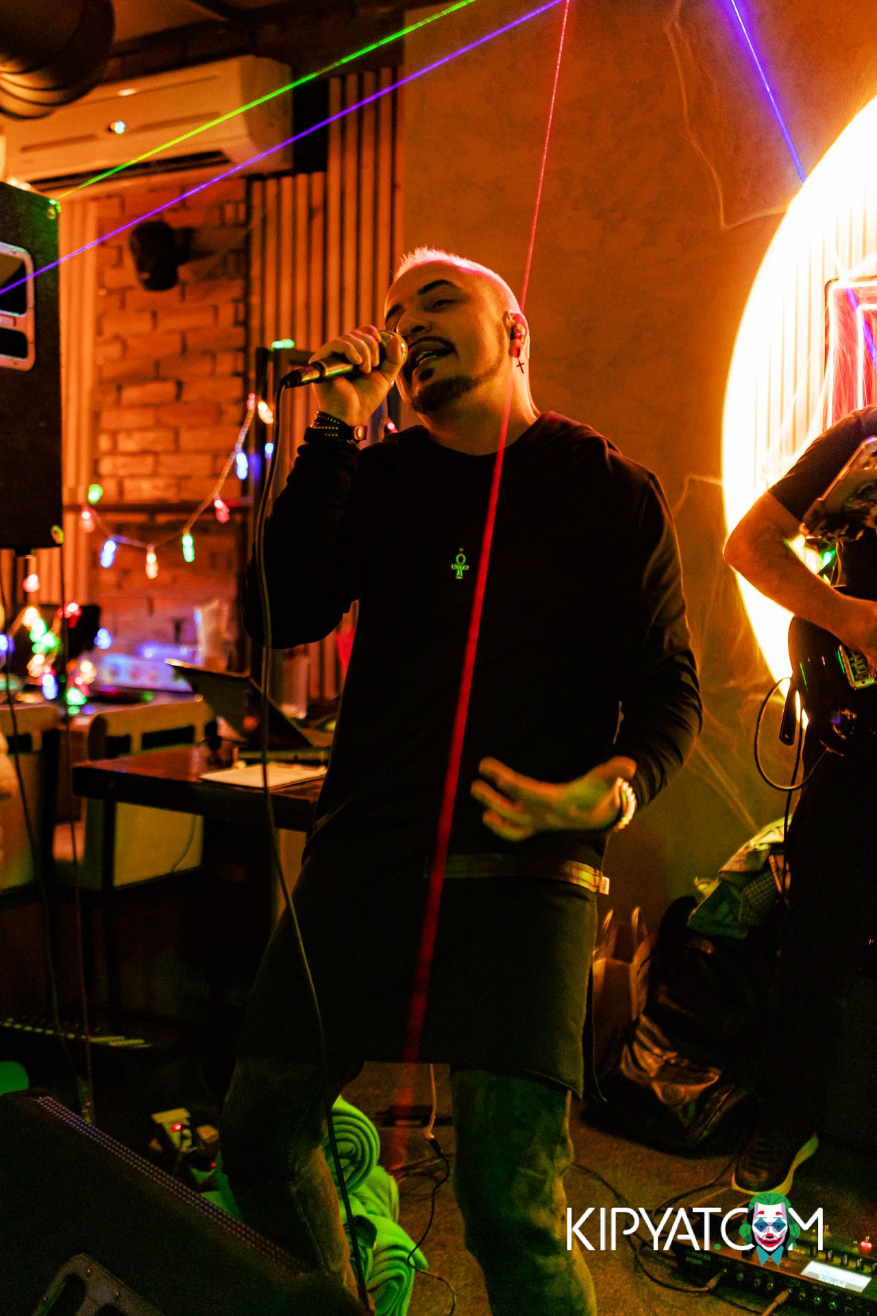 ПИНТА НА АУЭЗОВА. КИПЯТКОМ АЛМАТЫ!