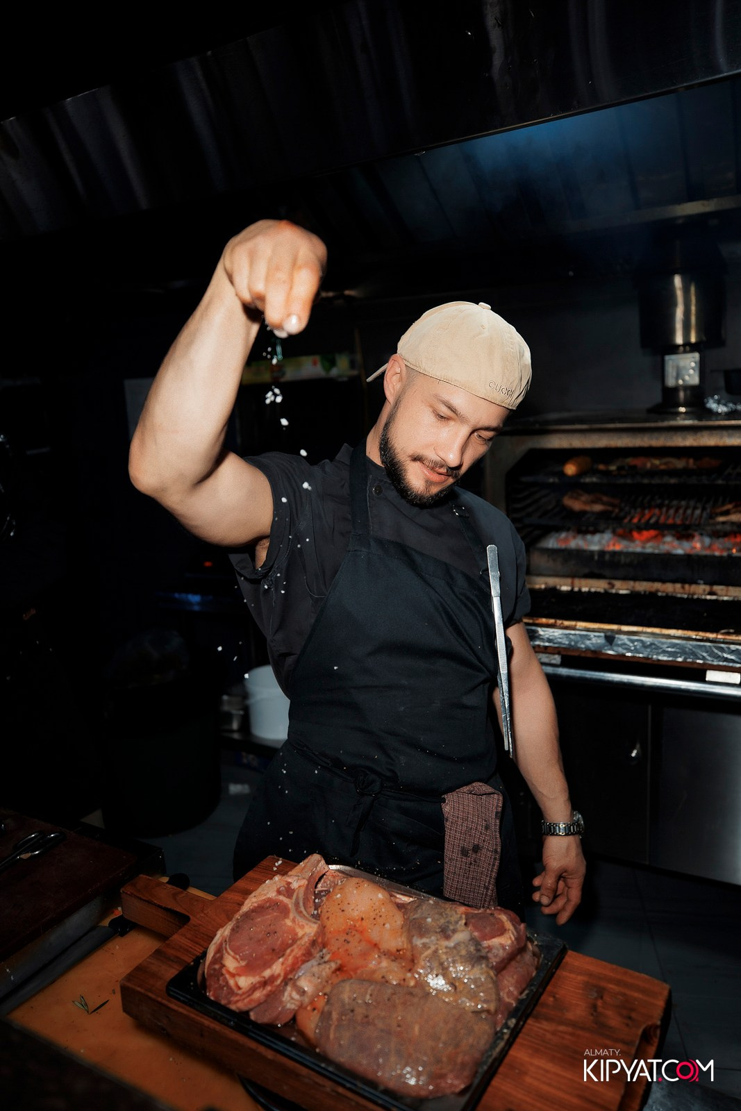 FRIENDS BAR & TERRACE. КИПЯТКОМ АЛМАТЫ!