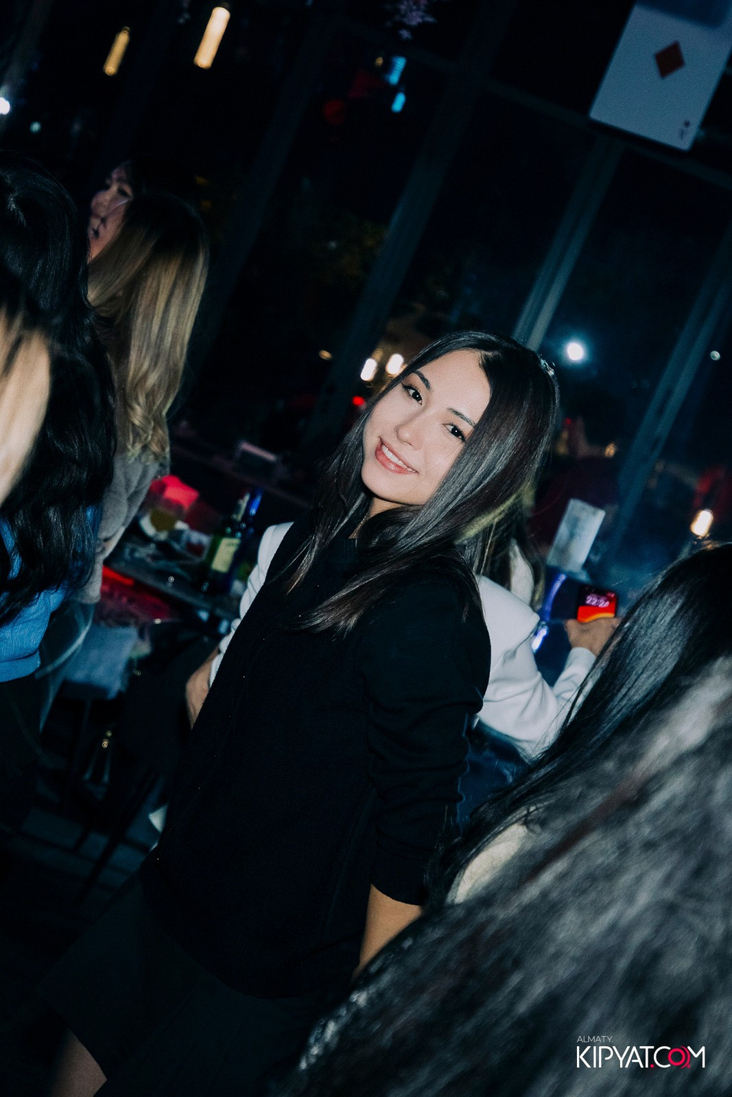 FRIENDS BAR & TERRACE. КИПЯТКОМ АЛМАТЫ!