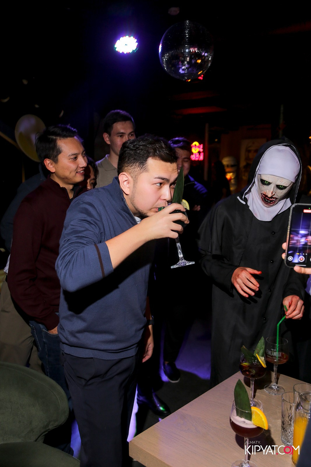 SPACE KARAOKE BAR. КИПЯТКОМ АЛМАТЫ!