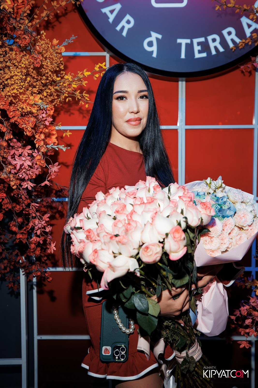 FRIENDS BAR & TERRACE. КИПЯТКОМ АЛМАТЫ!