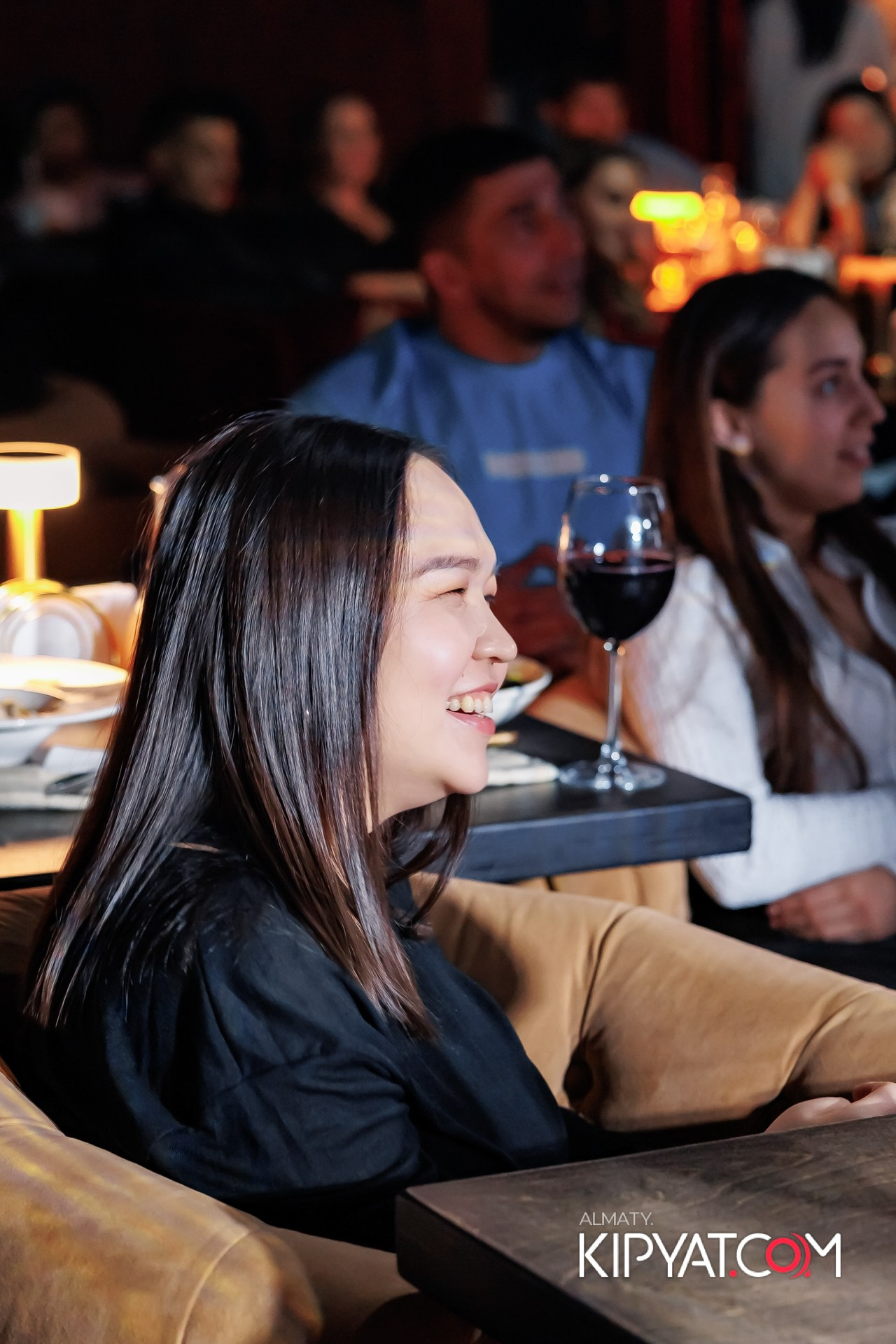 СОЛЬНЫЙ STAND UP КОНЦЕРТ АЛЕКСАНДРА МЕРКУЛЬ. КИПЯТКОМ АЛМАТЫ!