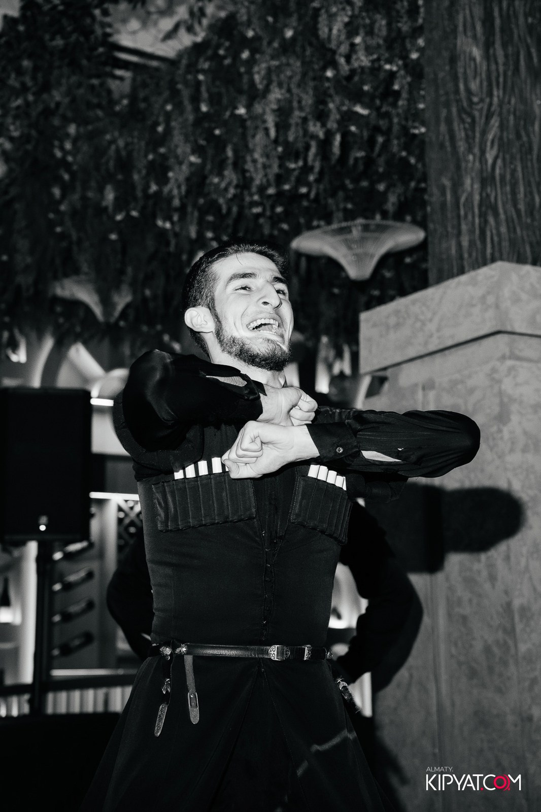 ГРУЗИНСКИЙ ДВОР НА КАБАНБАЙ БАТЫРА. КИПЯТКОМ АЛМАТЫ!