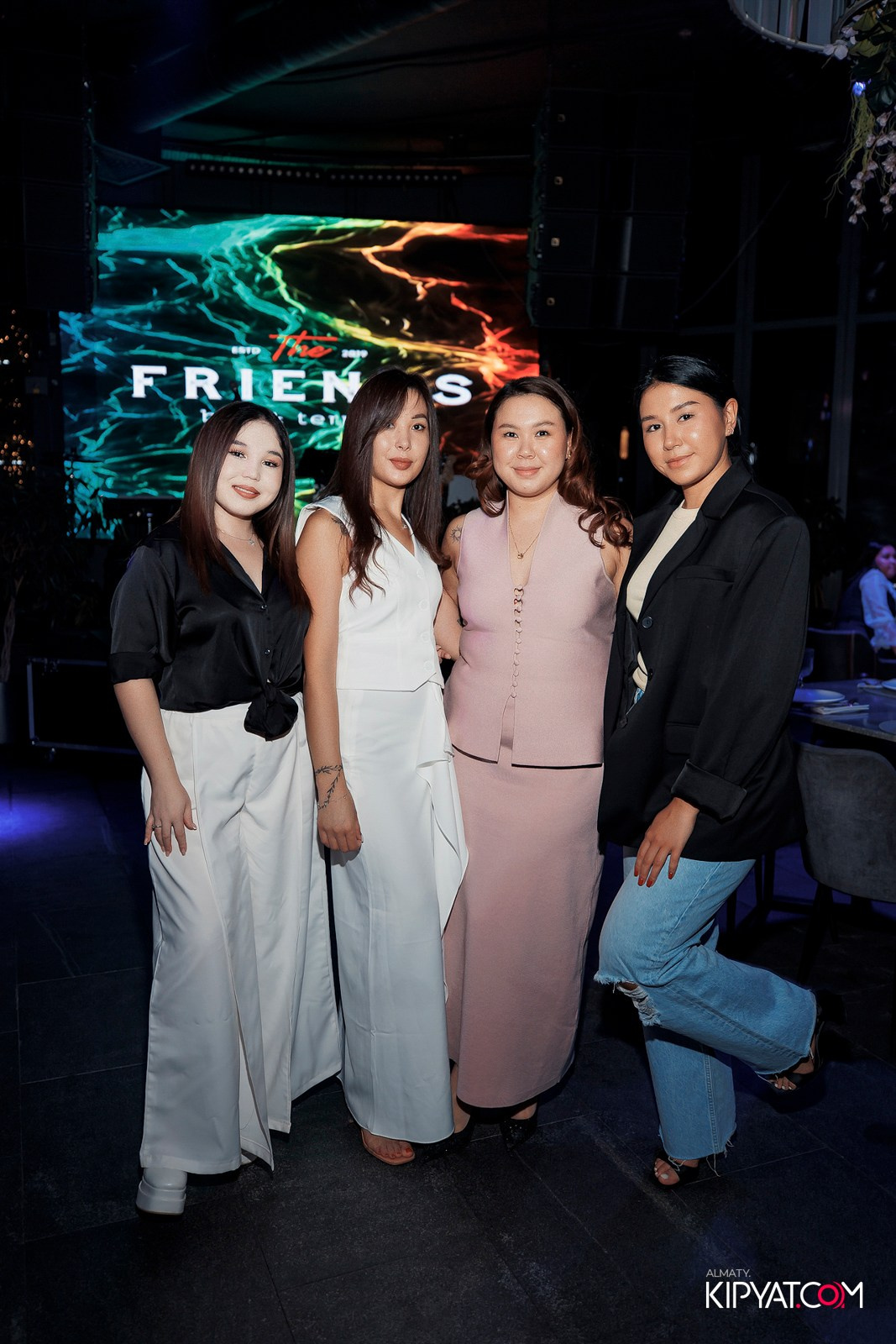 FRIENDS BAR & TERRACE. КИПЯТКОМ АЛМАТЫ!