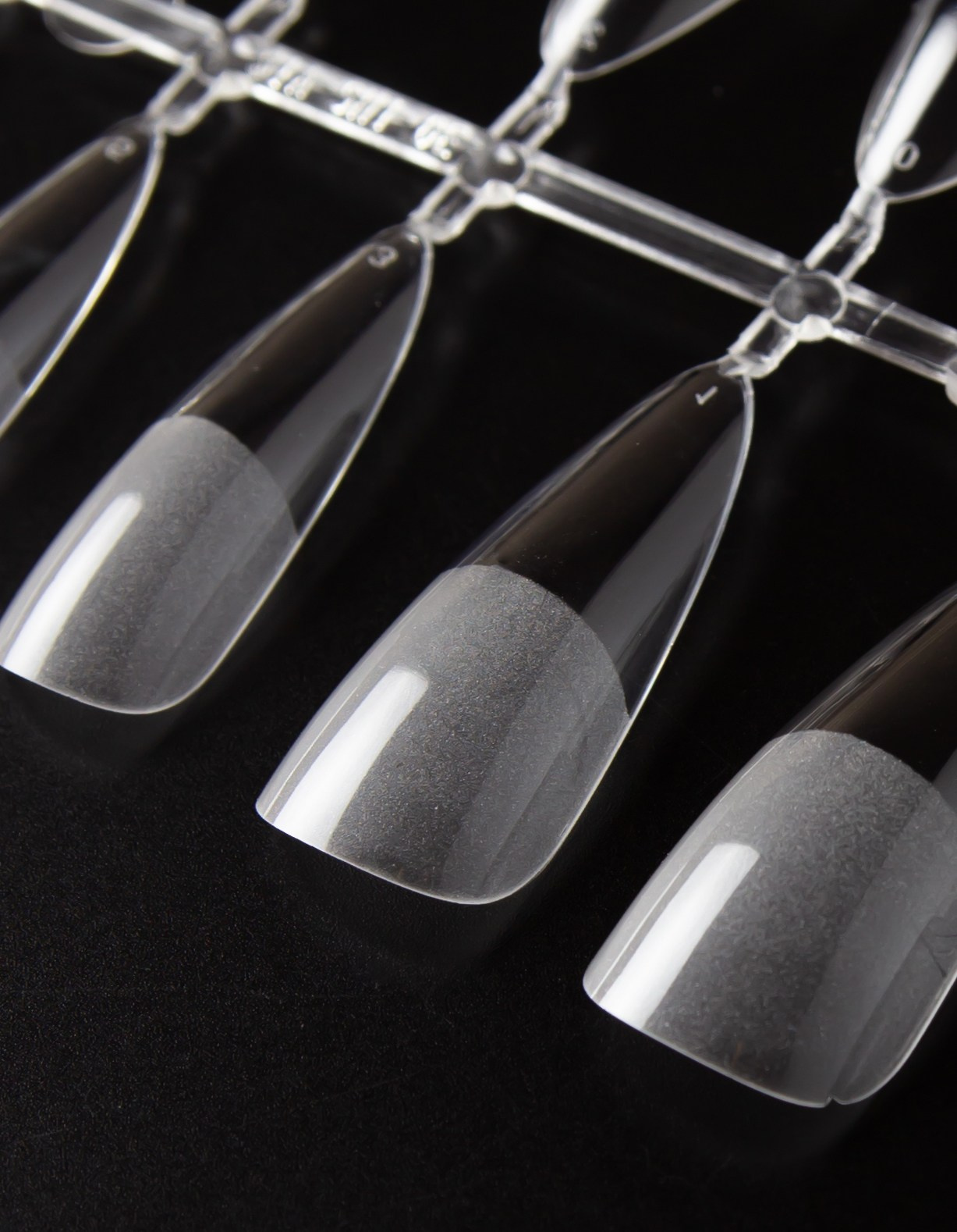 Типсы на чёрном. Александр Стряпунин — предметный фотограф в Улан-Удэ