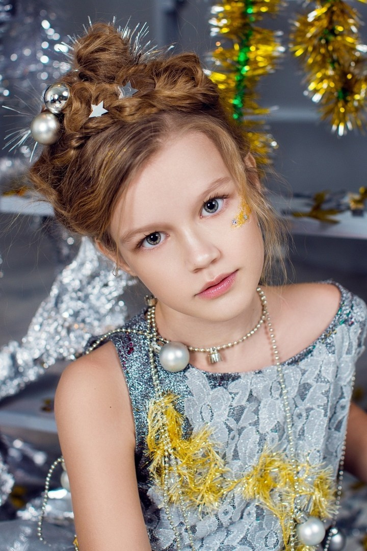 Детский портрет. Женский фотограф в Санк-Петербурге и Москве — фотосессия девушки в студии, портрет, фотосъемка