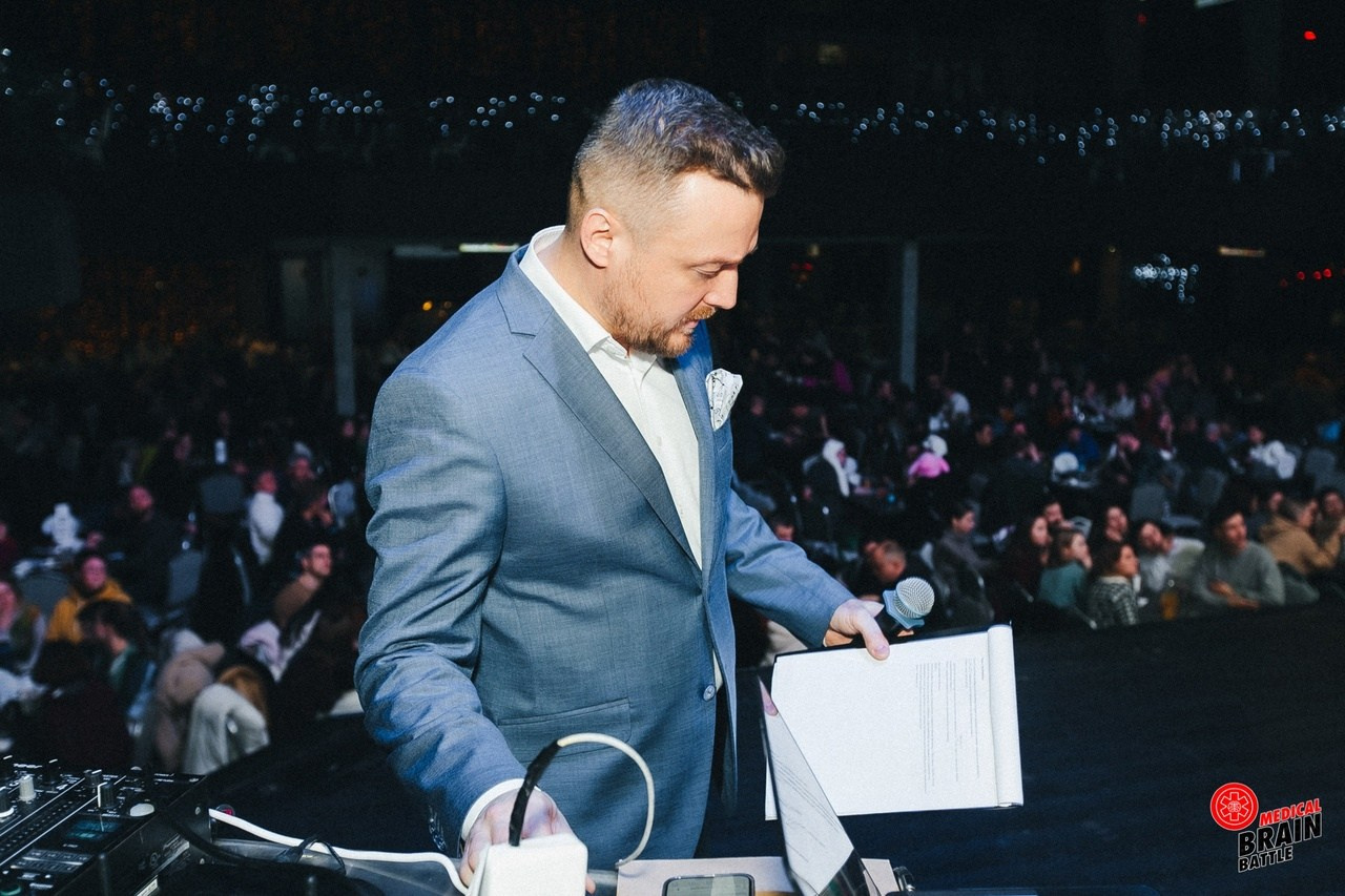 Первый медицинский квиз «Medical Brain Battle» сезон 2023. Ведущий на свадьбу, корпоратив и юбилей в Москве Сергей Рябинин
