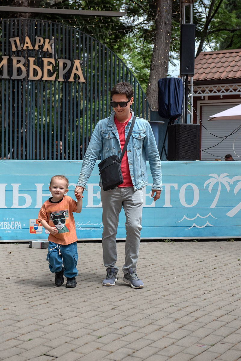 Парк Ривьера дефиле HAPPYkids. Семейный и коммерческий фотограф в Сочи Александр Бодунов