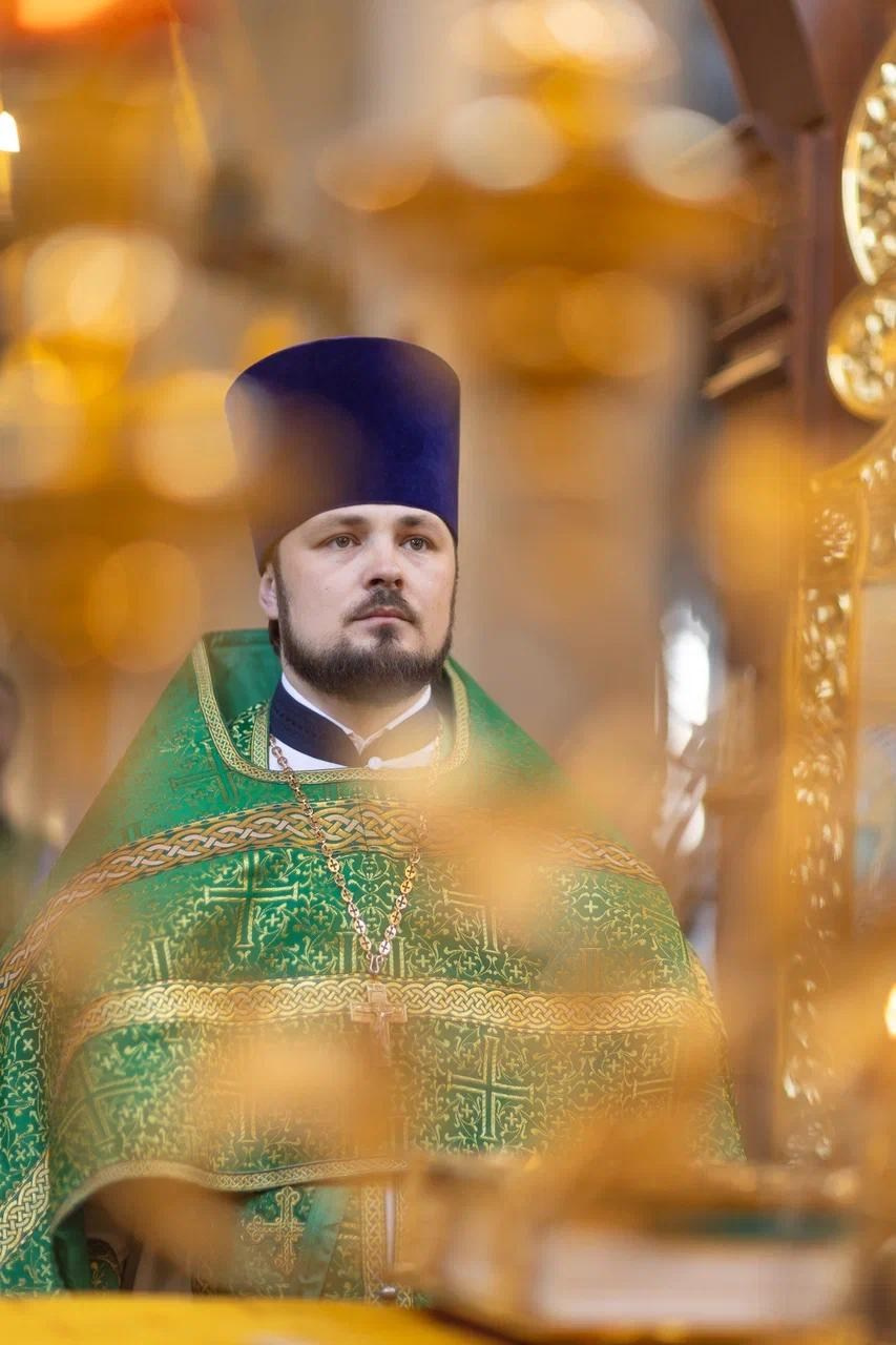 Божественная Литургия в храме Нерукотворного образа Спасителя. Саратовское Северо-Западное благочиние