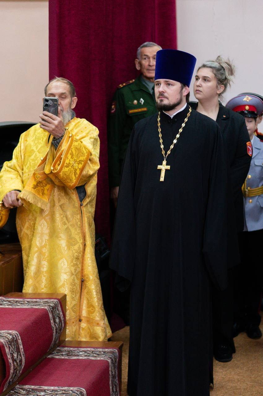Благочинный Северо-Западного округа поздравил кадетов с принятием Присяги. Саратовское Северо-Западное благочиние