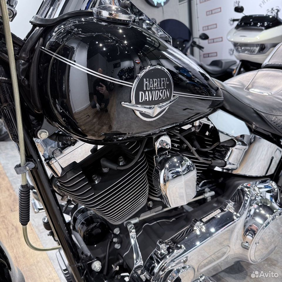 Купить Harley-Davidson 2010 Fat Boy Vivid Black (Softail/Dyna) — подробнее на сайте. Hello Davidson, Москва. Только хорошие мотоциклы…