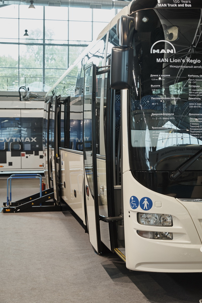 Репортажная фотосъёмка в Санкт-Петербурге. Фотограф на мероприятие: выставки, презентации, автогонки. Фото для сайта, отчётов и публикации в сми. Профессиональный фотограф Сергей Пушкин. Корпоративная фотосъёмка. Автопром. 