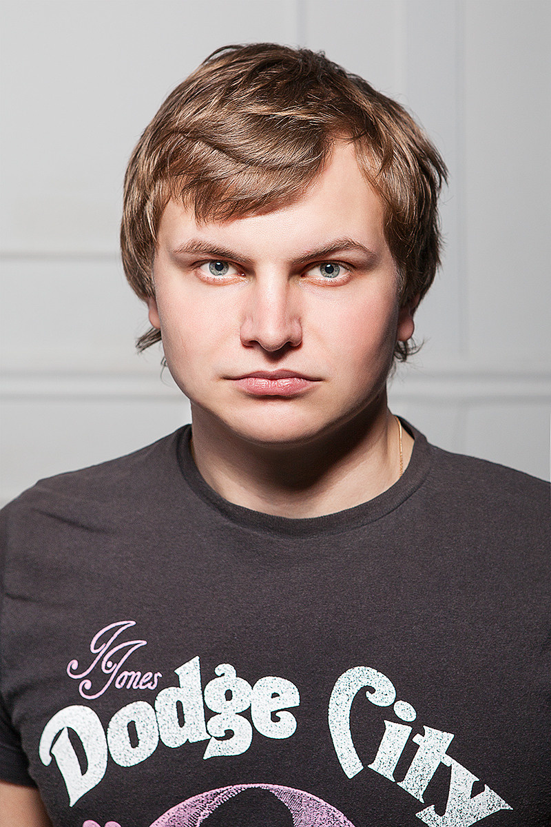 Студийная фотосессия в Санкт-Петербурге. Профессиональный фотограф. Фото на аватарку и сайтов знакомств. Студийная фотосъёмка. СПб. Фотостудия Сергея Пушкина.