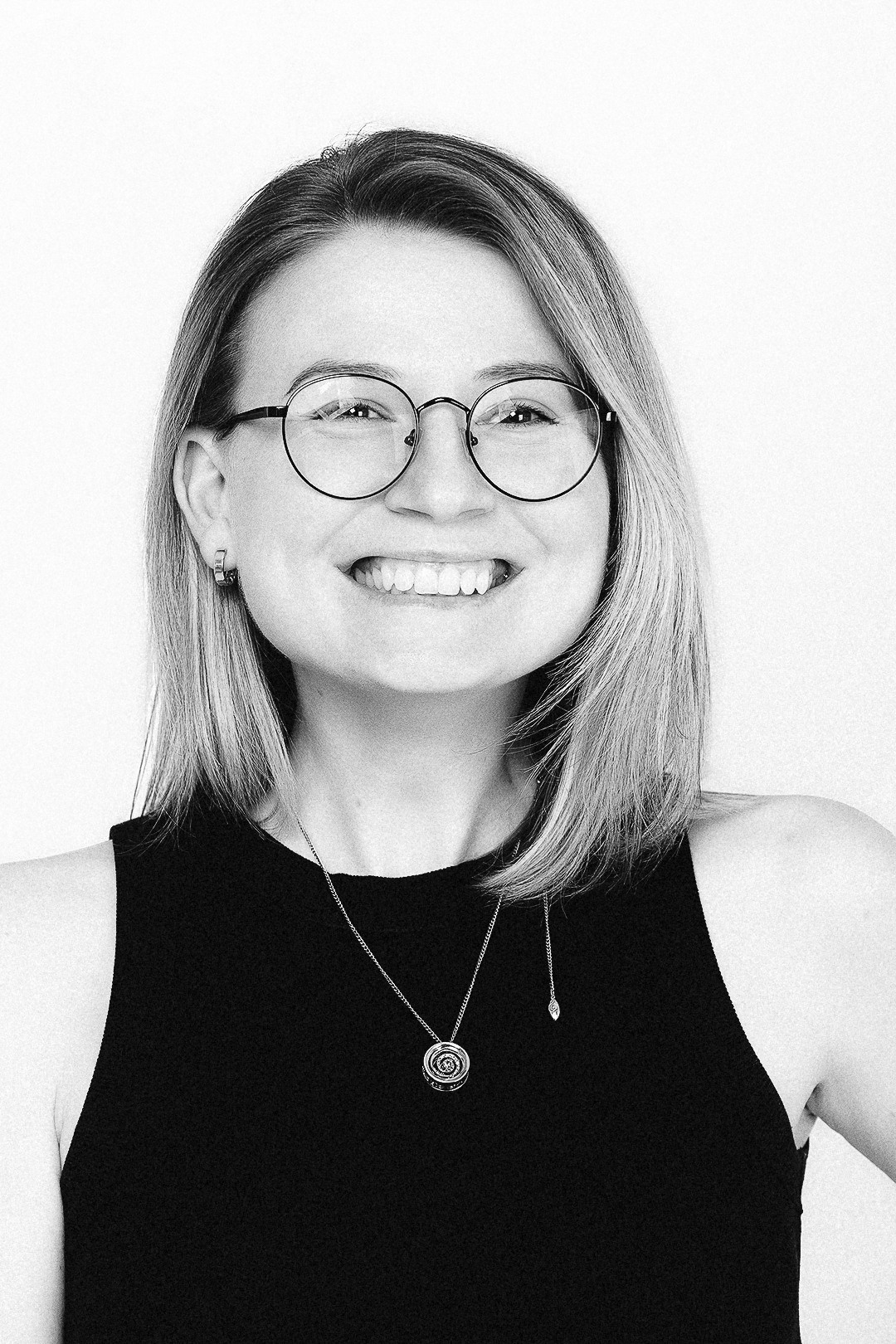 Фотосессия в спб. Фотосессия в студии. Фотограф в студии спб. Фотосессия в деловом стиле. Портретная фотосессия в Санкт-Петербурге. Частная фотосъёмка для личных целей и социальных сетей. Услуги фотографа в спб. Профессиональная фотосъёмка. Фото для блога. Портрет. Блогер. Фото для соцсетей.  Контентмейкер. СПб. Выездная фотосъёмка. Выездная фотостудия. Фотограф на корпоратив. Модельное портфолио. Фотограф для сайта знакомств. Индивидуальная фотосессия. Фотосессия для девушки в спб. Красивая фотосессия. Профессиональные фотосессии в спб недорого. Фотограф для бизнеса. Купить фотосессию в спб. Фотосессия для сотрудников. 