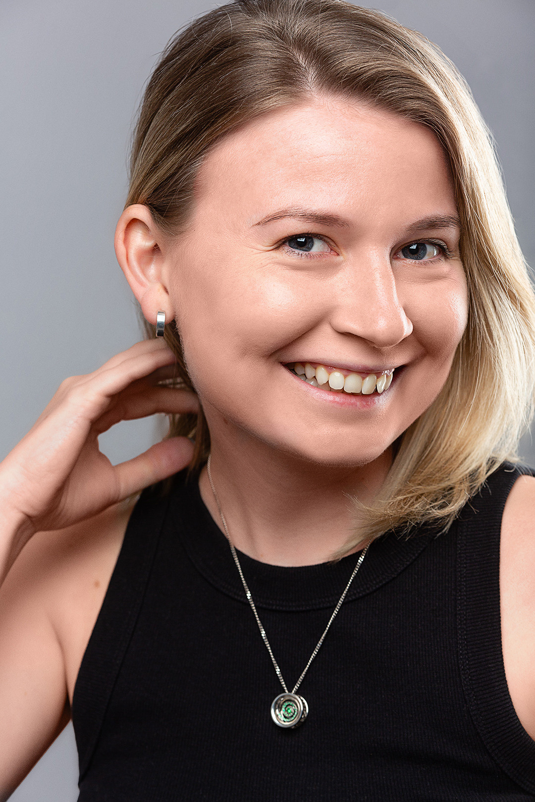 Фотосессия в спб. Фотосессия в студии. Фотограф в студии спб. Фотосессия в деловом стиле. Портретная фотосессия в Санкт-Петербурге. Частная фотосъёмка для личных целей и социальных сетей. Услуги фотографа в спб. Профессиональная фотосъёмка. Фото для блога. Портрет. Блогер. Фото для соцсетей.  Контентмейкер. СПб. Выездная фотосъёмка. Выездная фотостудия. Фотограф на корпоратив. Модельное портфолио. Фотограф для сайта знакомств. Индивидуальная фотосессия. Фотосессия для девушки в спб. Красивая фотосессия. Профессиональные фотосессии в спб недорого. Фотограф для бизнеса. Купить фотосессию в спб. Фотосессия для сотрудников. 