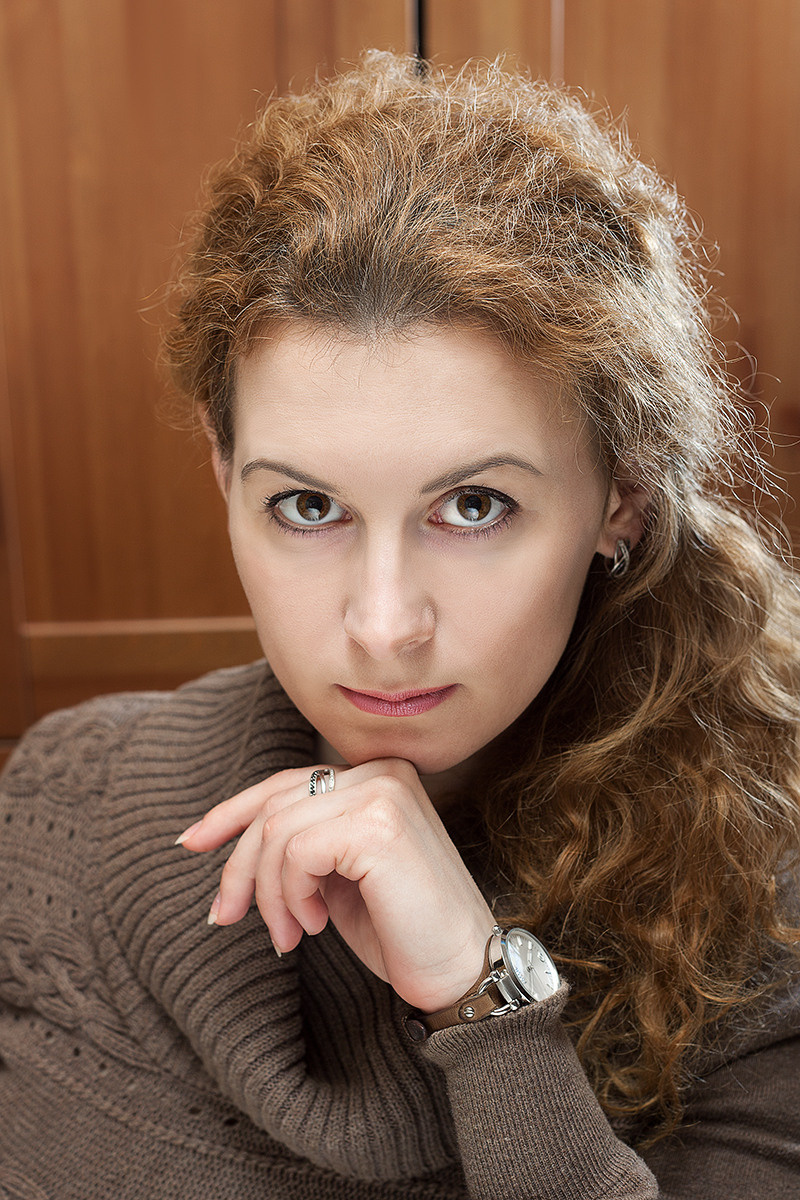 Портретная фотосессия в Санкт-Петербурге. Фотосъёмка на природе, в парке, на улице.  Профессиональный фотограф Сергей Пушкин.  Фото на память, для соцсетей и сайтов знакомств. Студийный фотограф. Частная фотосъёмка для личных целей и социальных сетей. Профессиональная фотосъёмка. Фото для блога. Портрет. Блогер. Контентмейкер. СПб. Женский портрет. Выездная фотосъёмка. Выездная фотостудия. Ню фотосессия. Фотограф для сайта знакомств. Художественная фотосессия.