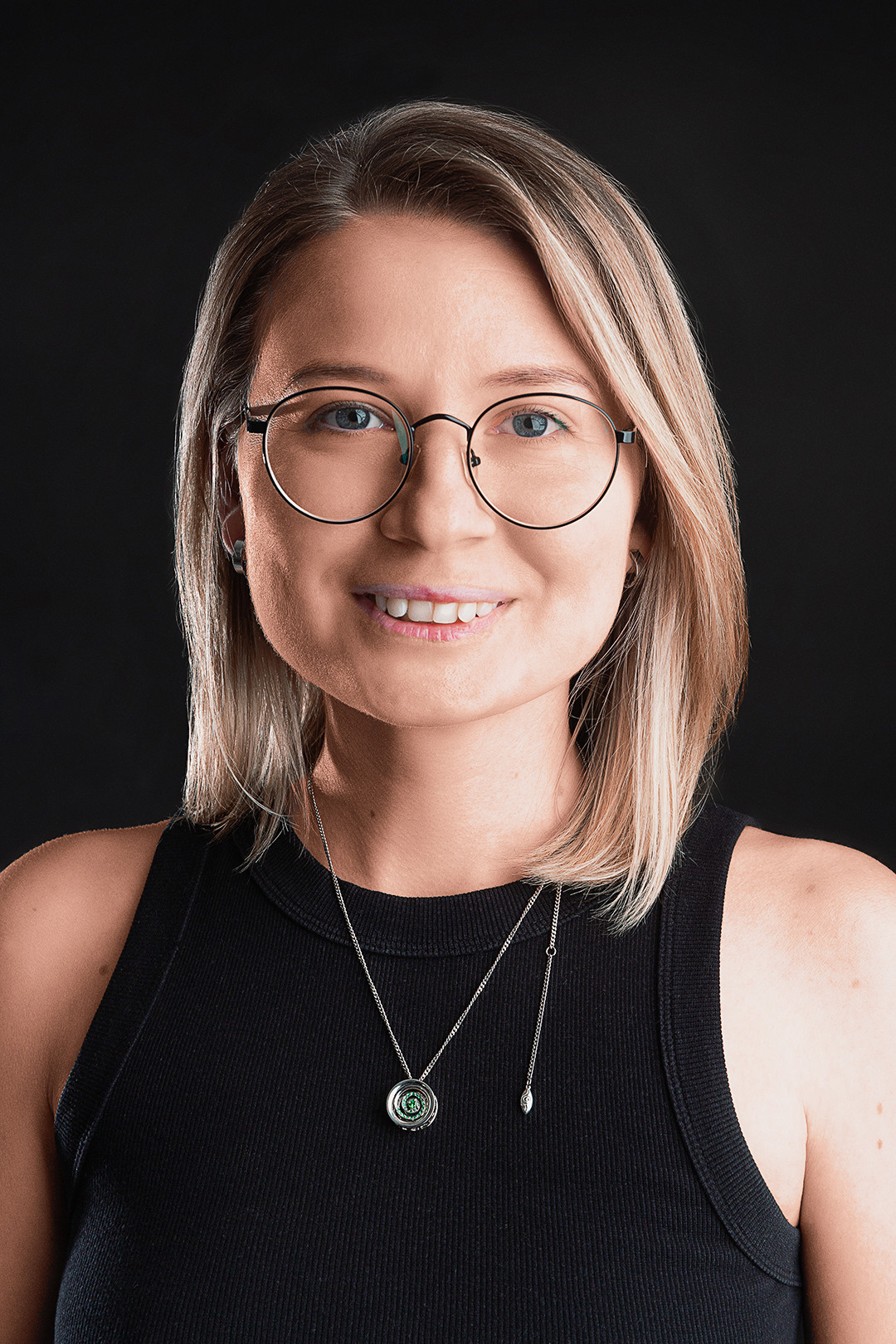 Фотосессия в спб. Фотосессия в студии. Фотограф в студии спб. Фотосессия в деловом стиле. Портретная фотосессия в Санкт-Петербурге. Частная фотосъёмка для личных целей и социальных сетей. Услуги фотографа в спб. Профессиональная фотосъёмка. Фото для блога. Портрет. Блогер. Фото для соцсетей.  Контентмейкер. СПб. Выездная фотосъёмка. Выездная фотостудия. Фотограф на корпоратив. Модельное портфолио. Фотограф для сайта знакомств. Индивидуальная фотосессия. Фотосессия для девушки в спб. Красивая фотосессия. Профессиональные фотосессии в спб недорого. Фотограф для бизнеса. Купить фотосессию в спб. Фотосессия для сотрудников. 