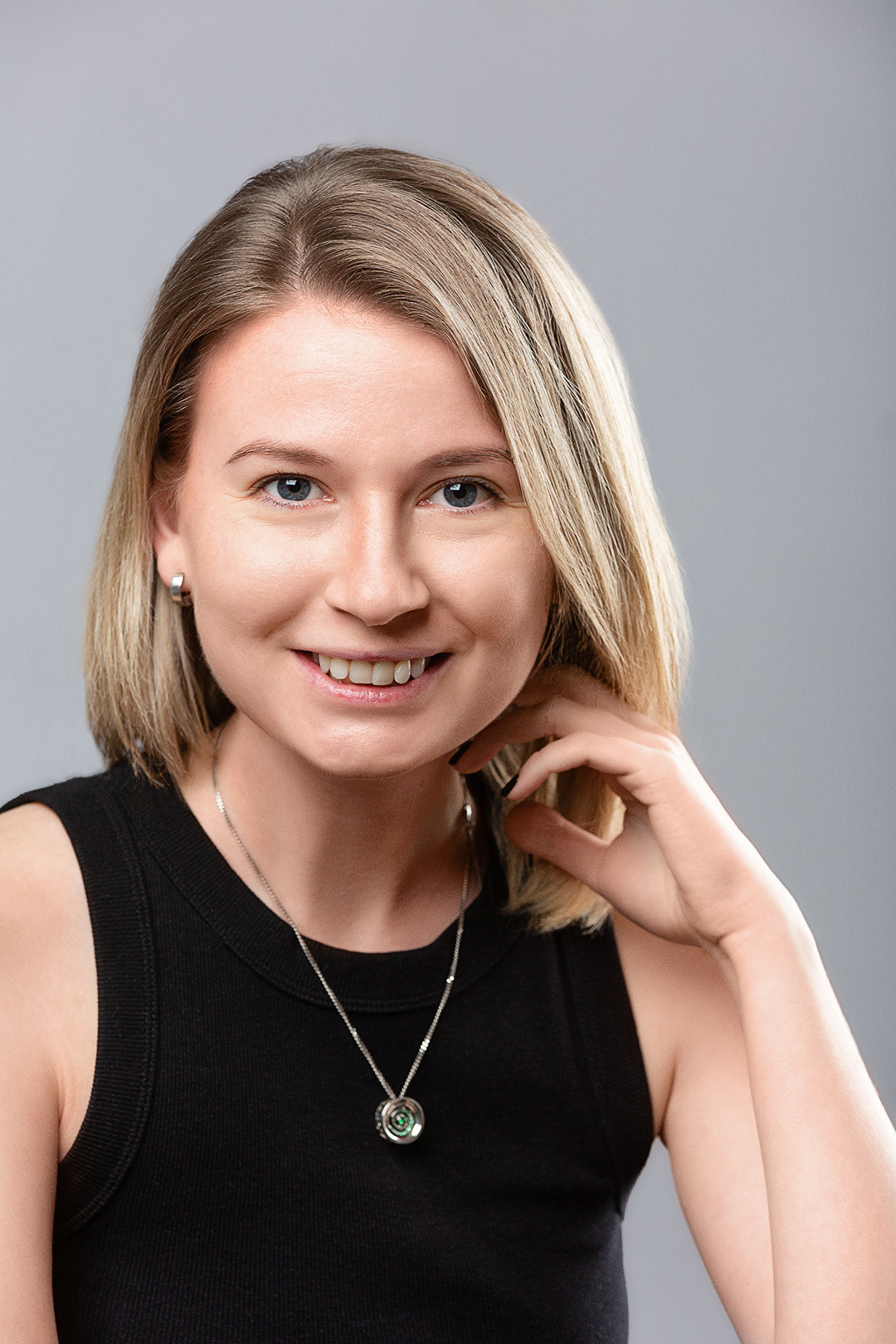 Фотосессия в спб. Фотосессия в студии. Фотограф в студии спб. Фотосессия в деловом стиле. Портретная фотосессия в Санкт-Петербурге. Частная фотосъёмка для личных целей и социальных сетей. Услуги фотографа в спб. Профессиональная фотосъёмка. Фото для блога. Портрет. Блогер. Фото для соцсетей.  Контентмейкер. СПб. Выездная фотосъёмка. Выездная фотостудия. Фотограф на корпоратив. Модельное портфолио. Фотограф для сайта знакомств. Индивидуальная фотосессия. Фотосессия для девушки в спб. Красивая фотосессия. Профессиональные фотосессии в спб недорого. Фотограф для бизнеса. Купить фотосессию в спб. Фотосессия для сотрудников. 