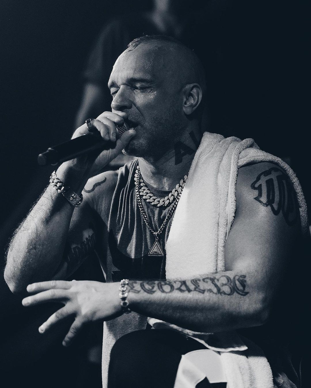 Ligalize. Профессиональный фотограф в городе Астана Копанев Данил