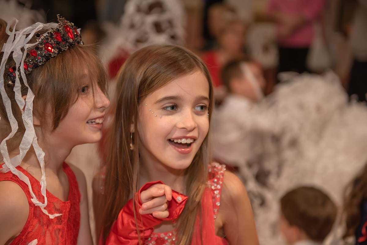Выпускной в детской школе моделей HAPPYkids 2024. Семейный и коммерческий фотограф в Сочи Александр Бодунов