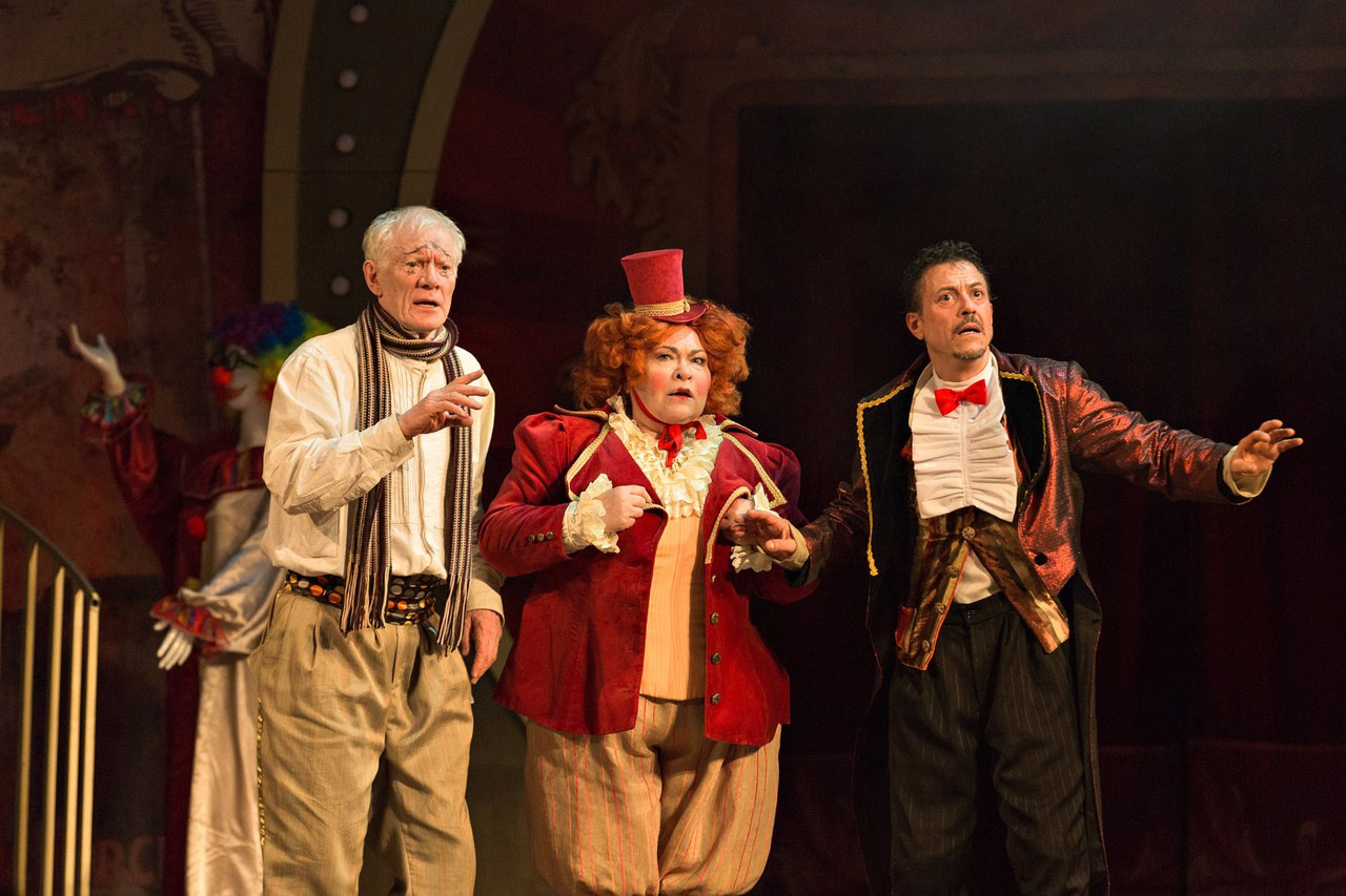 Театральный костюм. Пошив театральных и сценических костюмов в СПб