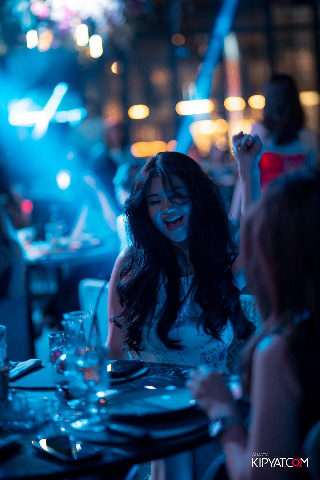 FRIENDS BAR & TERRACE. КИПЯТКОМ АЛМАТЫ!