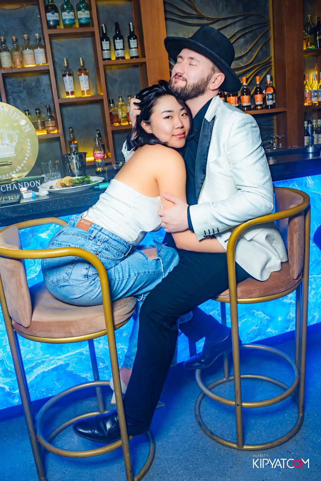 LAUREATE KARAOKE HALL. КИПЯТКОМ АЛМАТЫ!