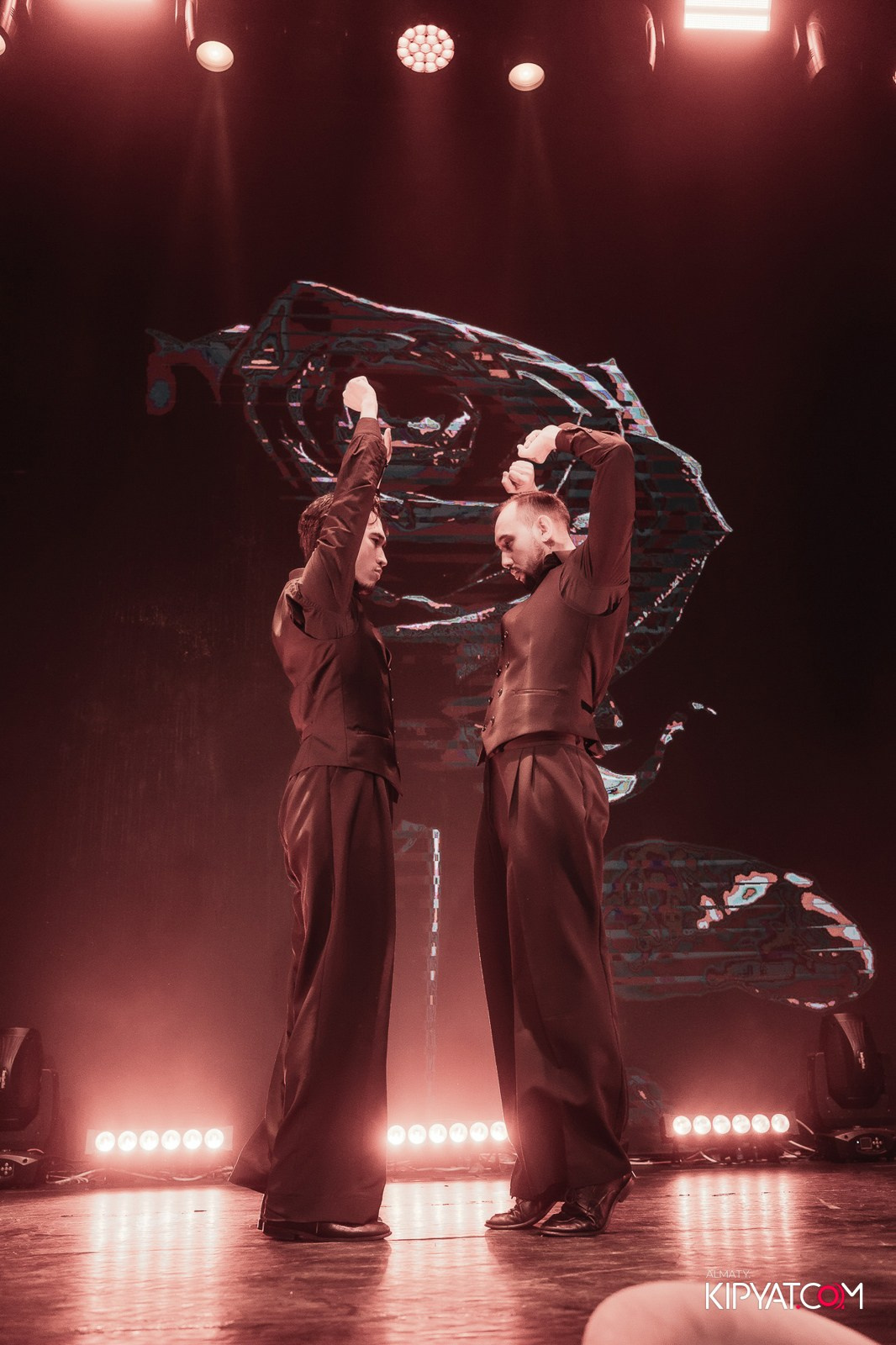 QUEEN. КИПЯТКОМ АЛМАТЫ!