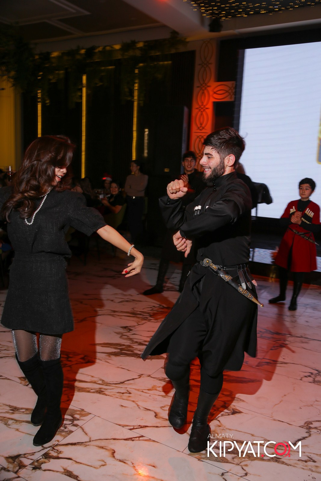 РЕСТОРАН РАХАТ. КИПЯТКОМ АЛМАТЫ!