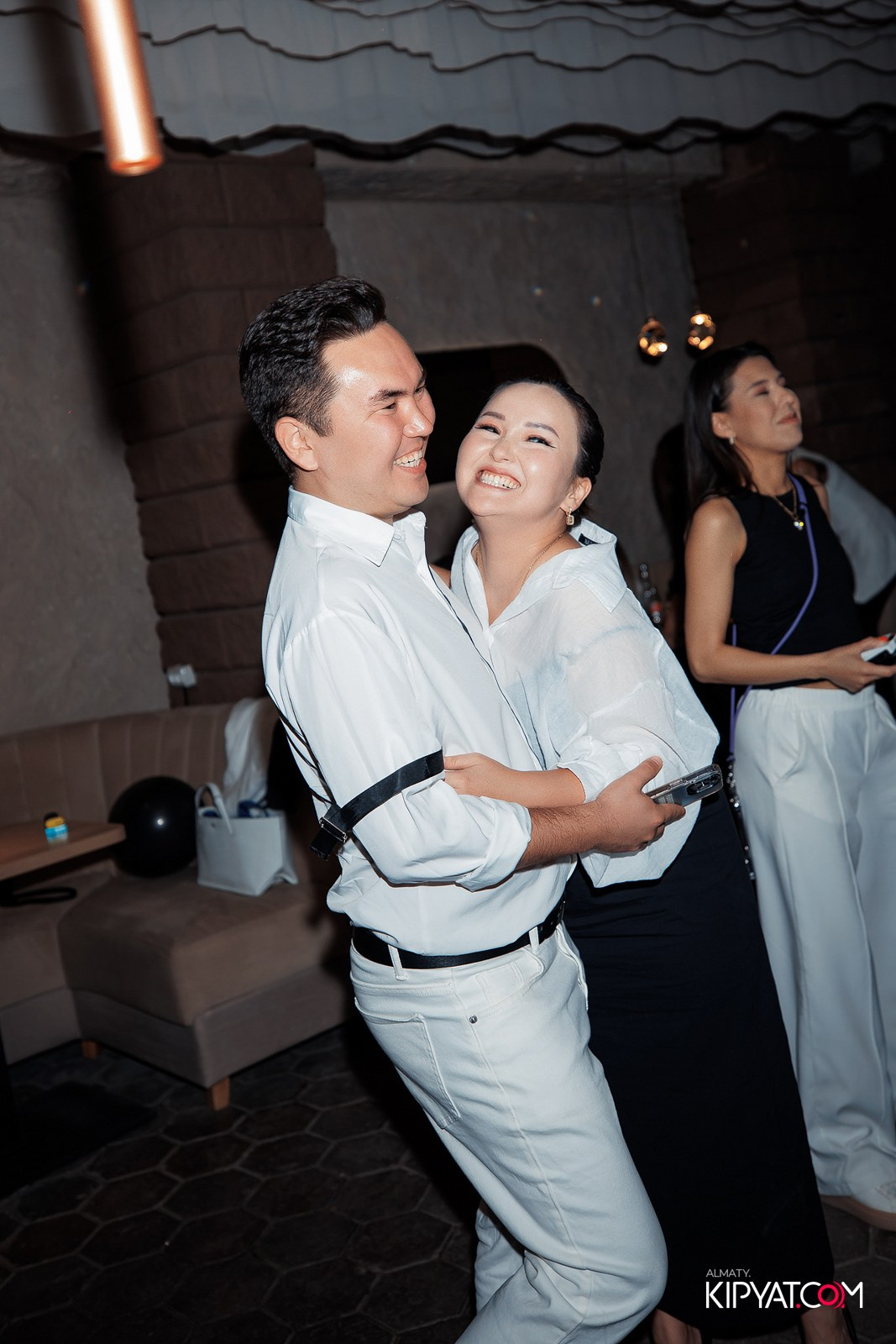 THE WALL STREET. КИПЯТКОМ АЛМАТЫ!